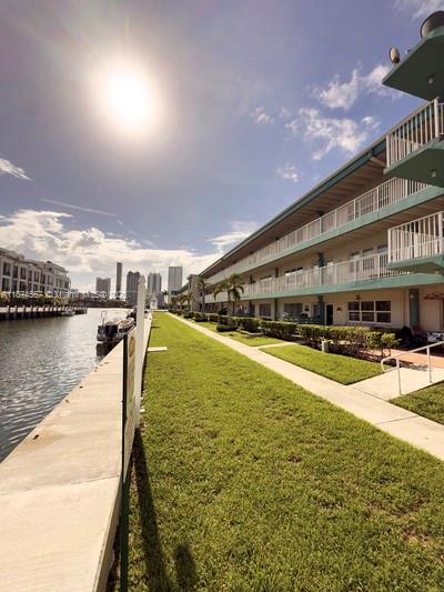 3923 NE 166th St #N208 North Miami Beach, FL 33160