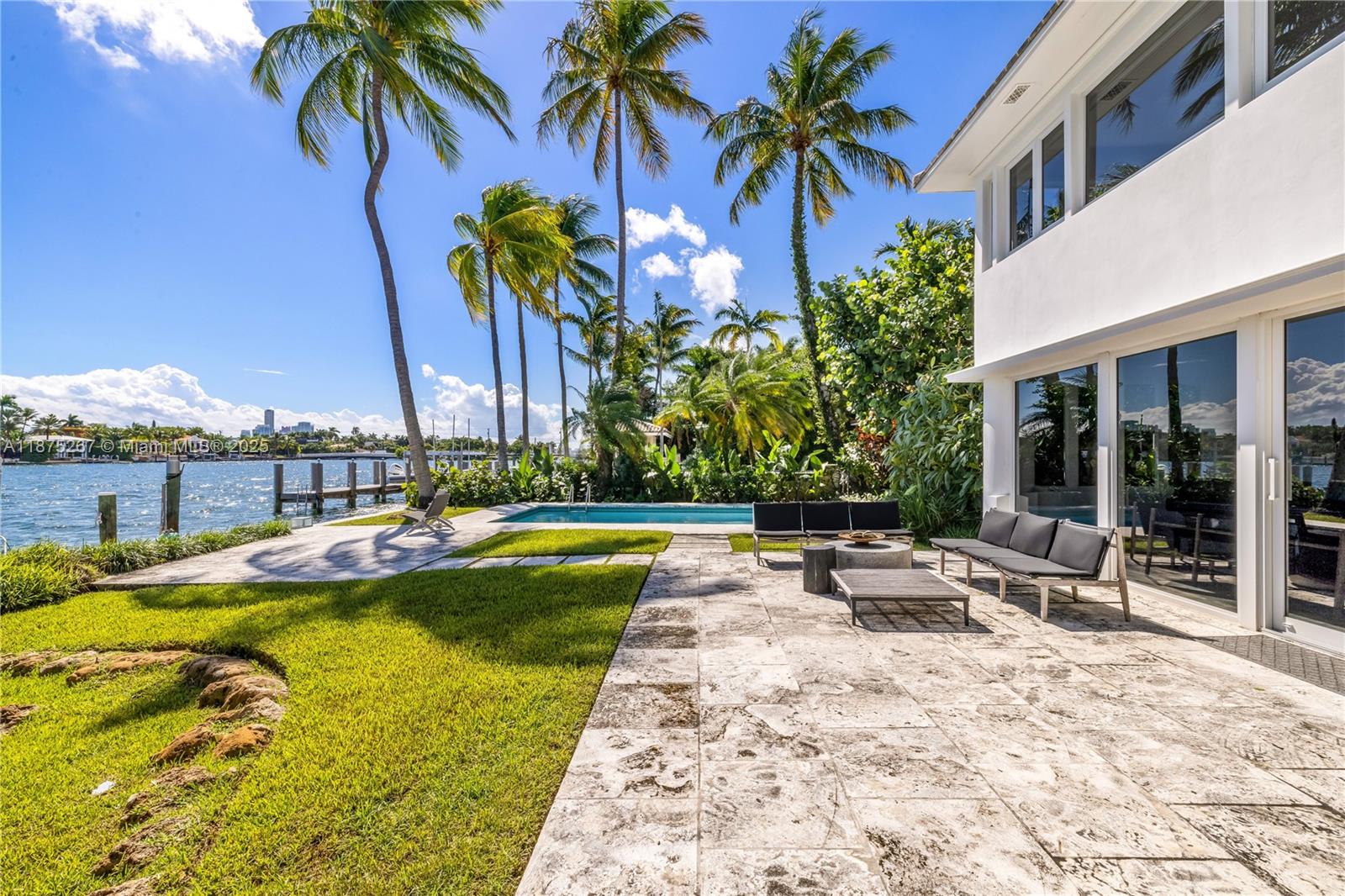 625 E Dilido Dr Miami Beach, FL 33139