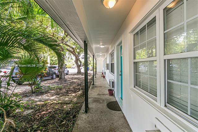 1717 NE 12th St Fort Lauderdale, FL 33304