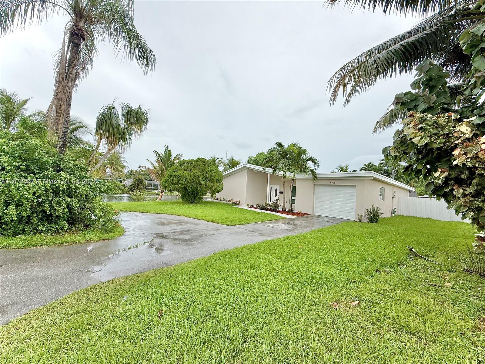 6708 Camelia Dr