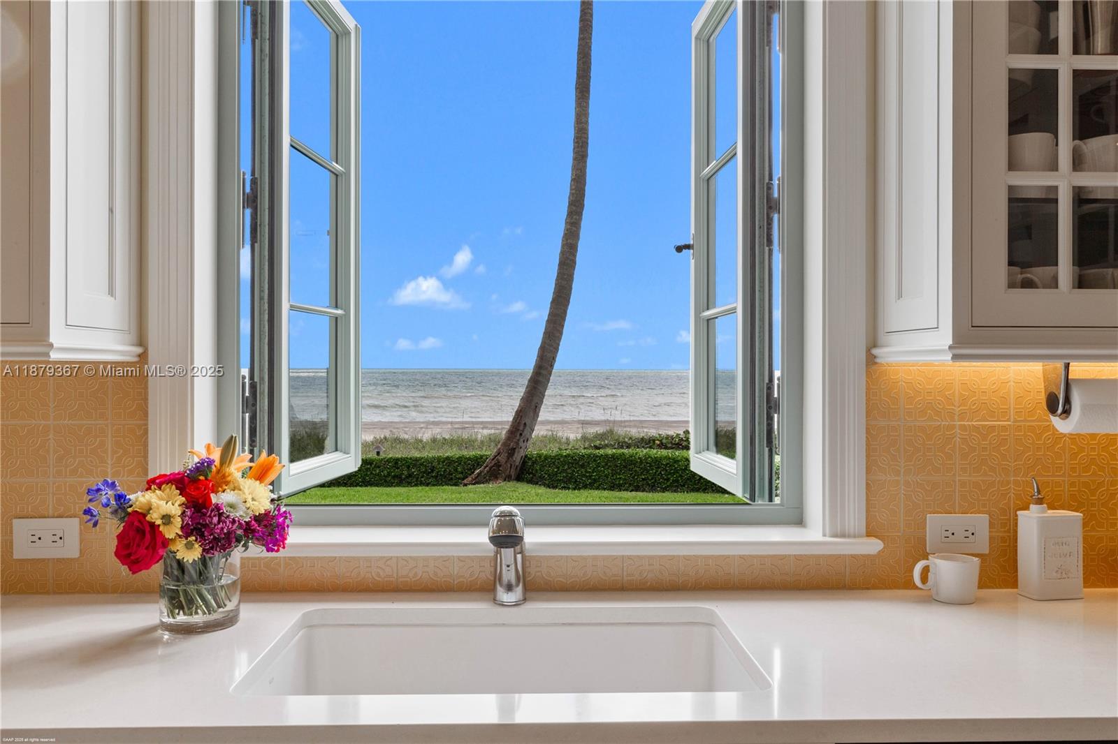 183 S Beach Rd Jupiter Island, FL 33455