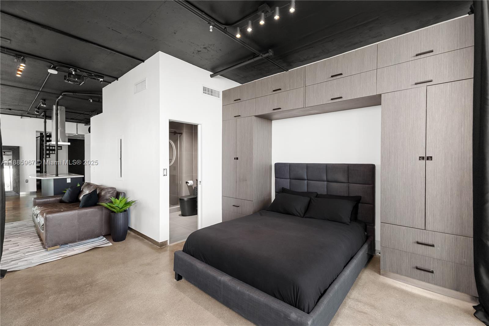 image The Montclair Condo35