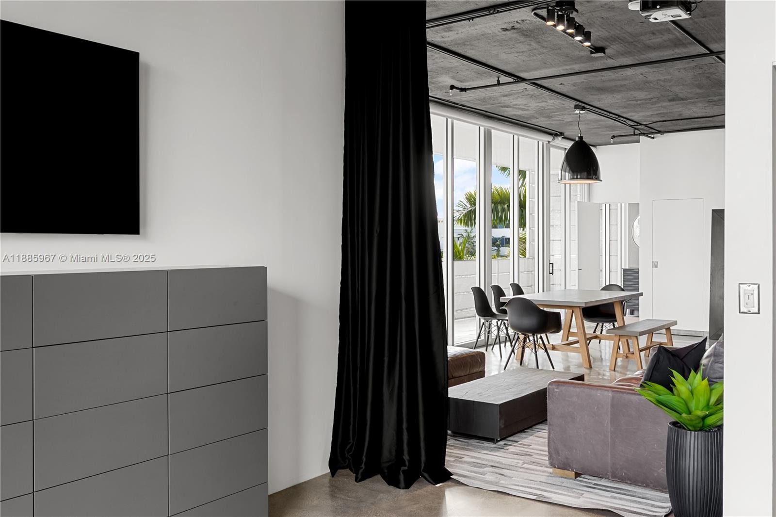 image The Montclair Condo37