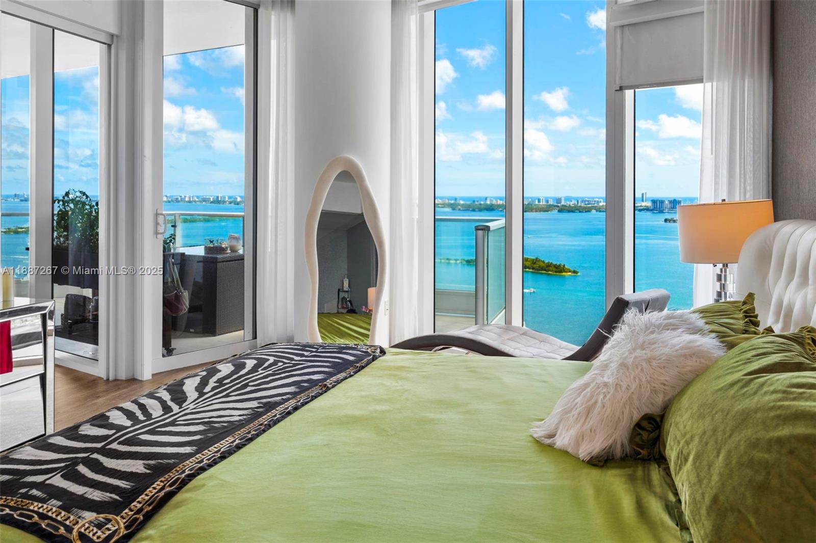 image Paramount Bay Condo13