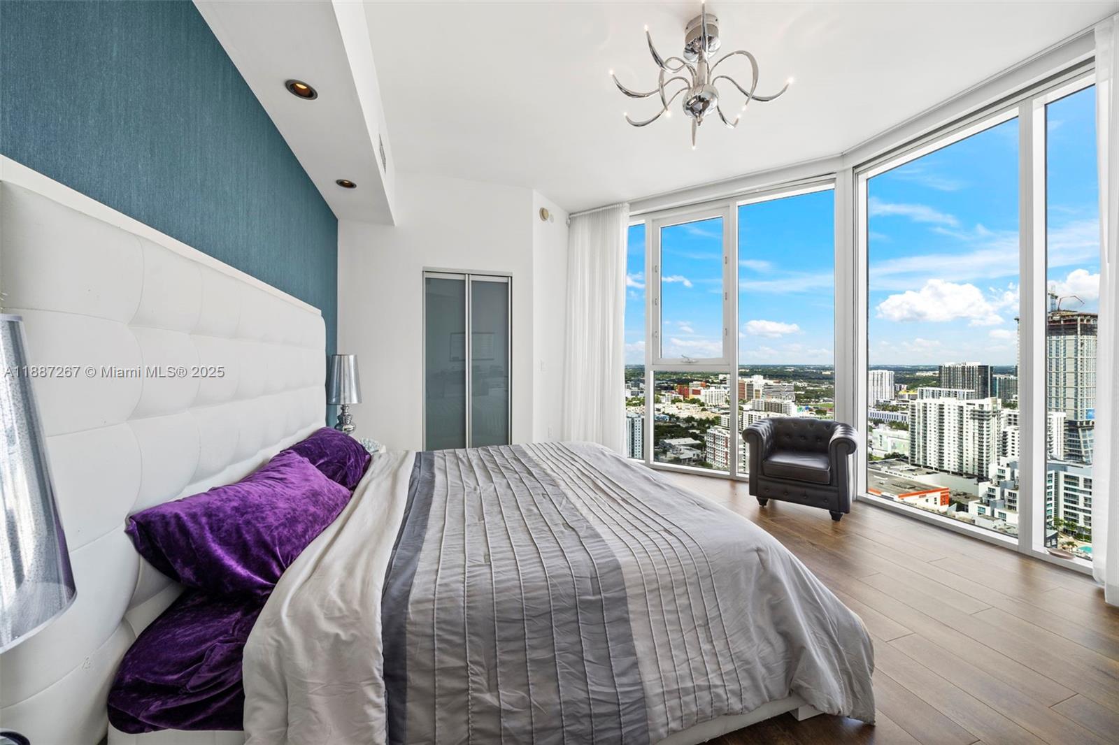 image Paramount Bay Condo19