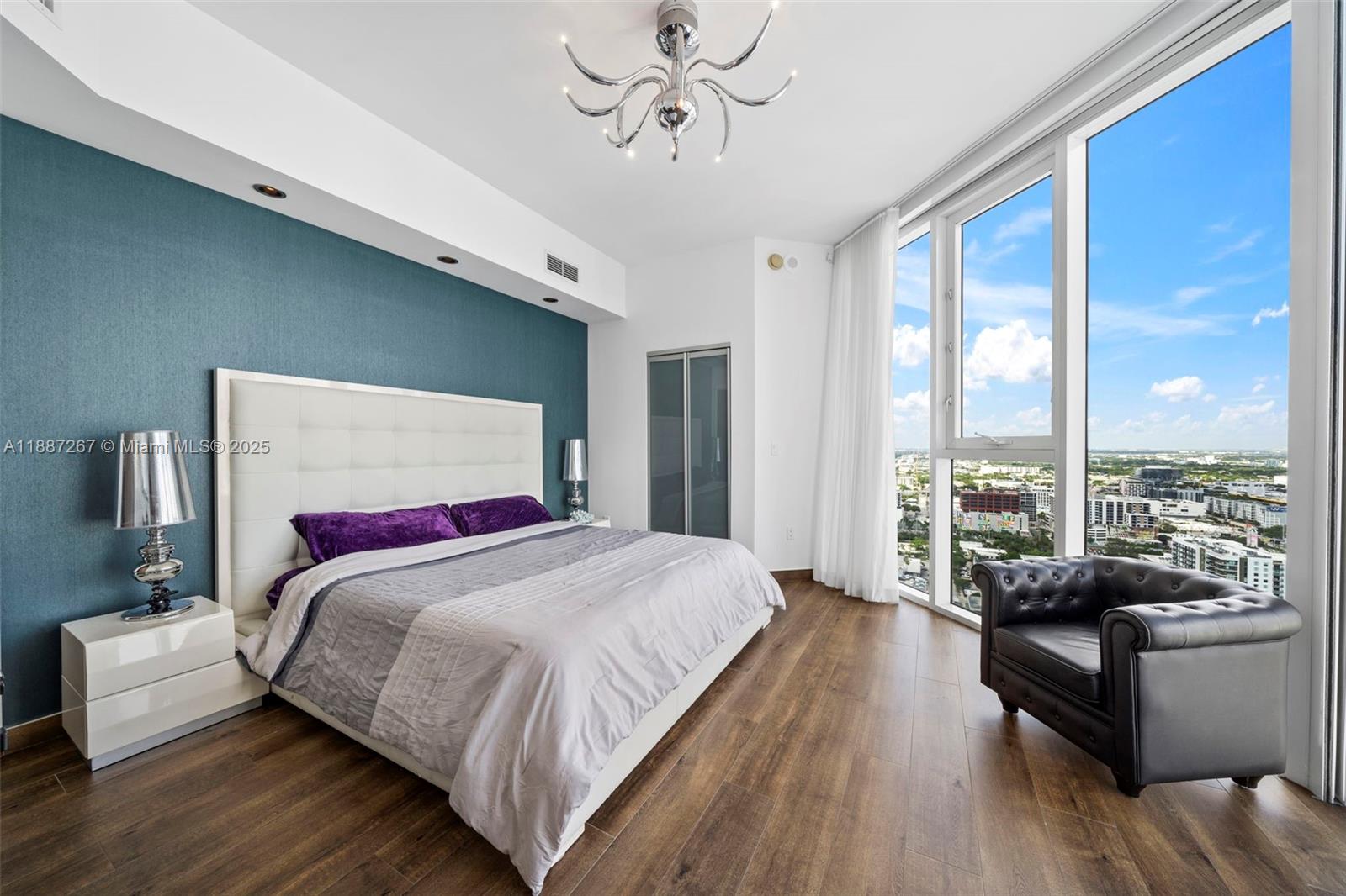 image Paramount Bay Condo20