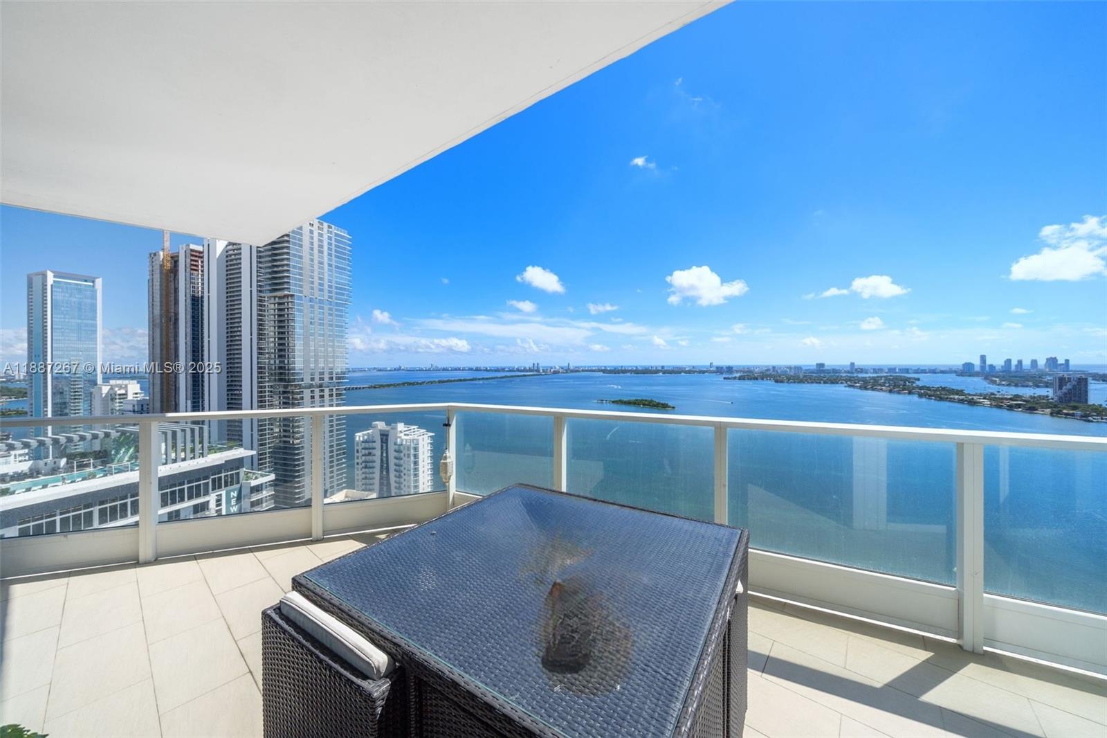 image Paramount Bay Condo3