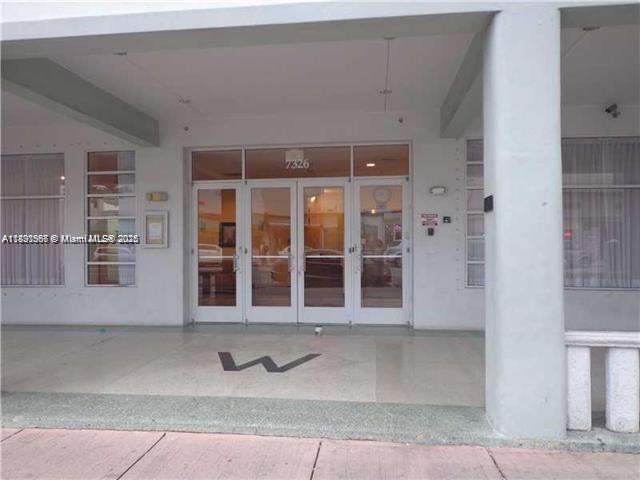 7326 Collins Ave #304