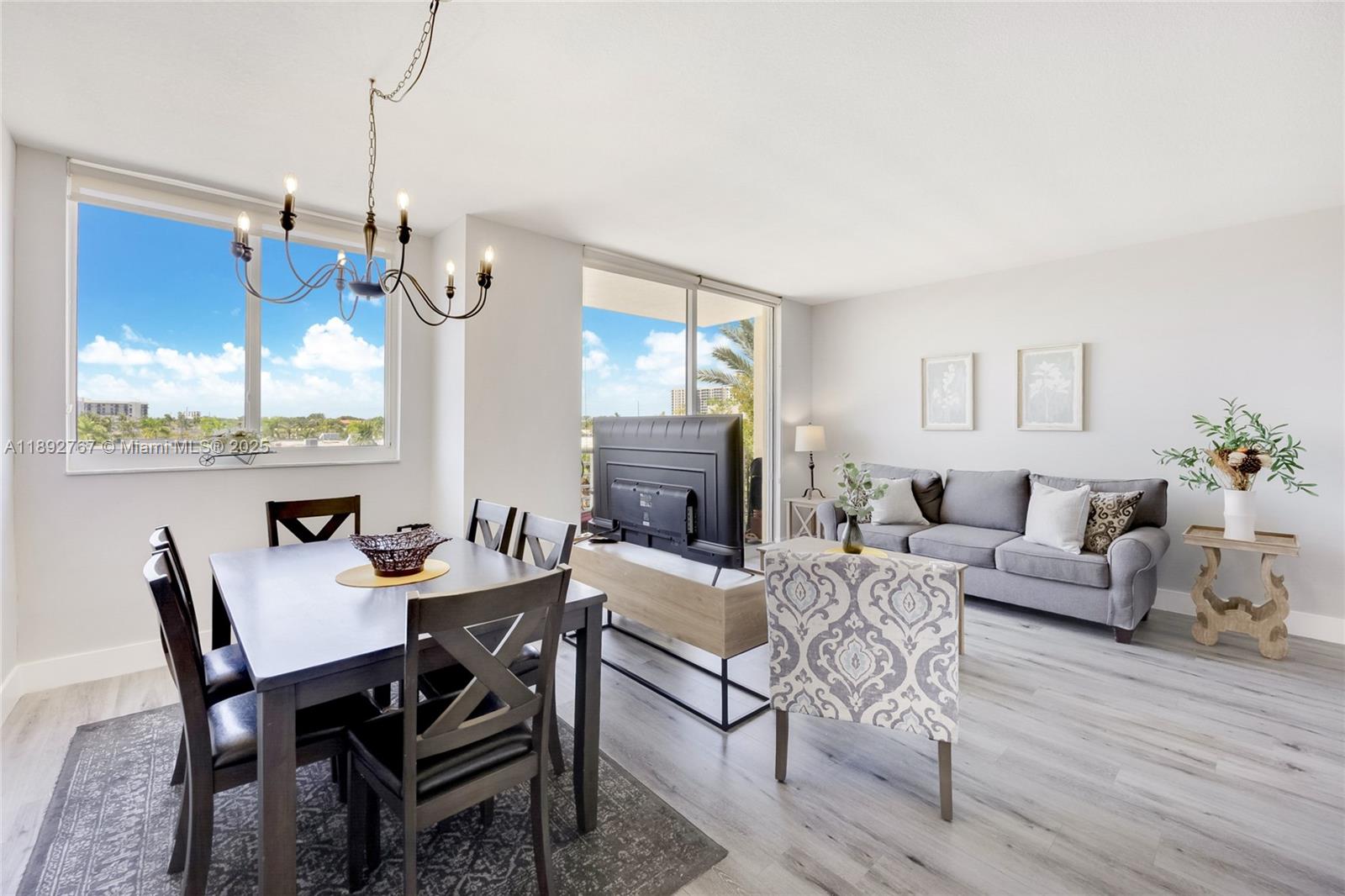 image Venture At Aventura West12