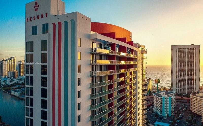 image Beachwalk Condominium1