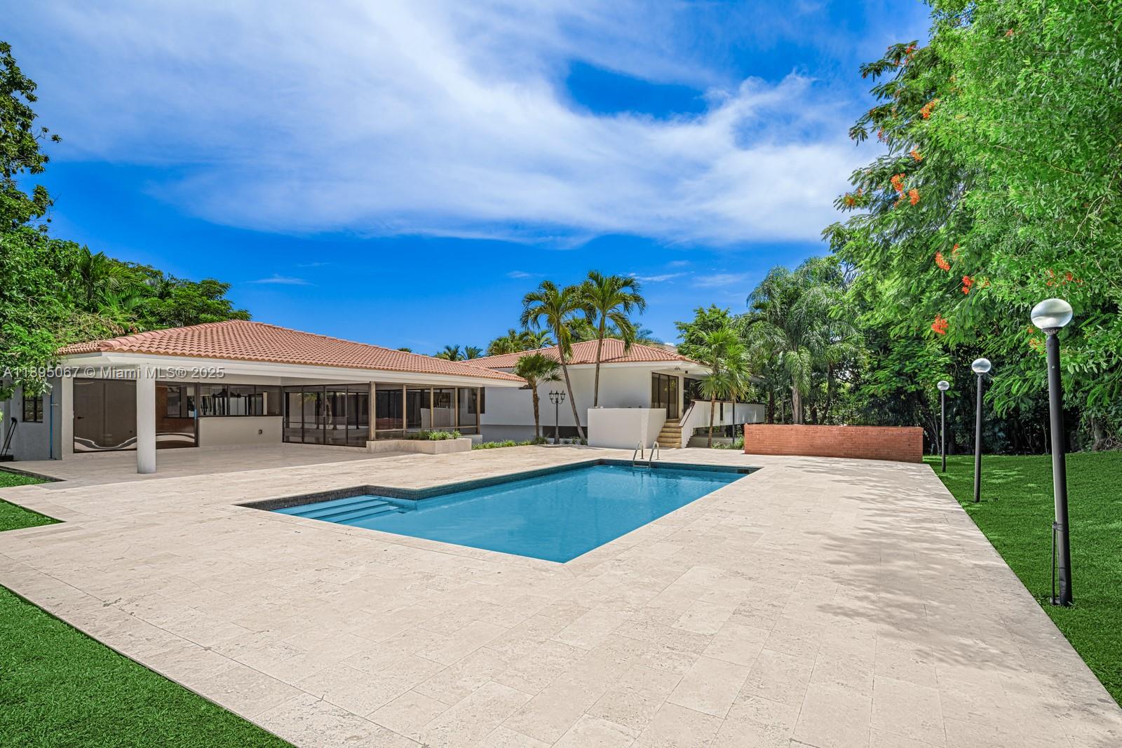 8118 Los Pinos Blvd Coral Gables, FL 33143