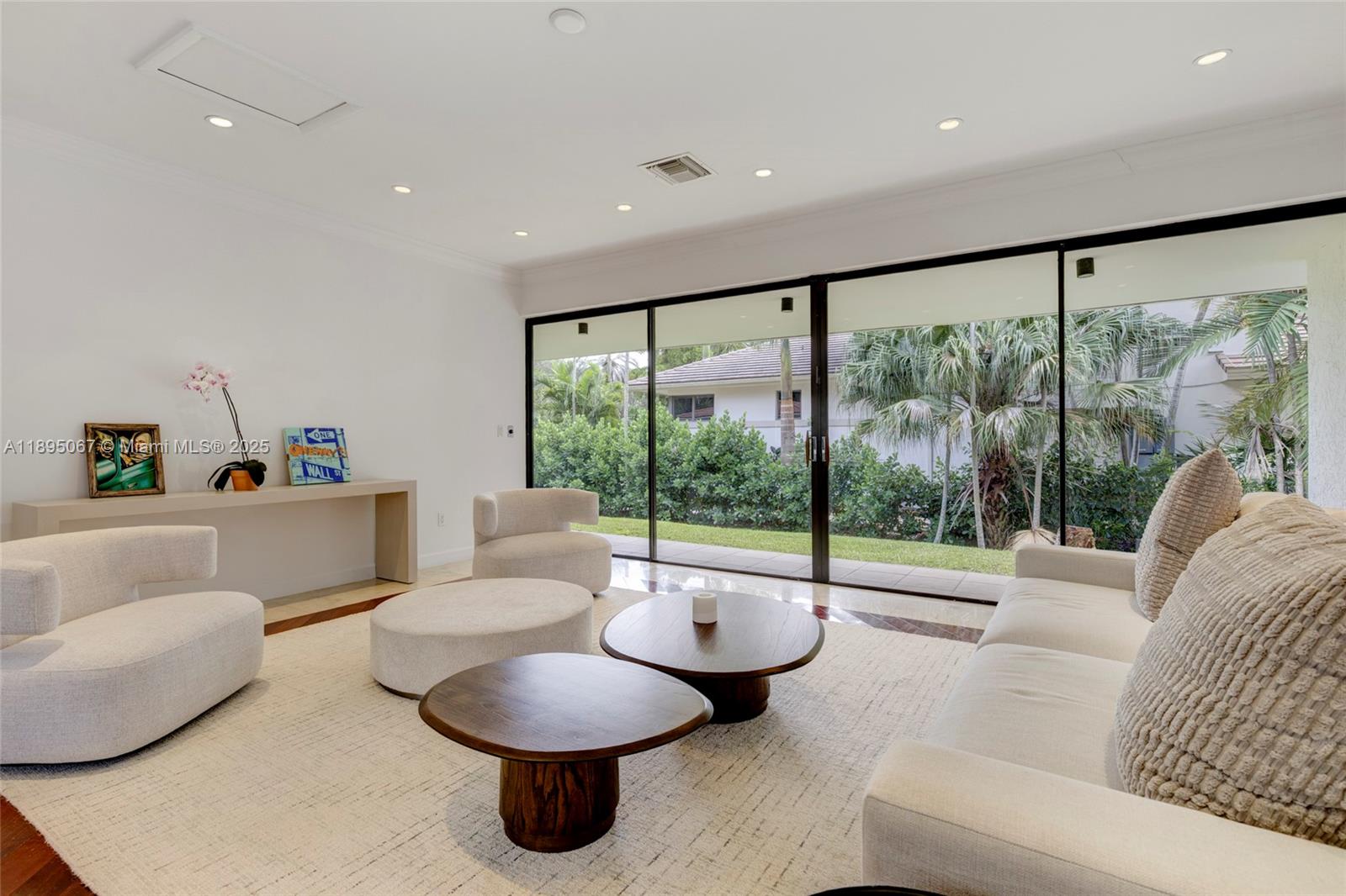 8118 Los Pinos Blvd Coral Gables, FL 33143