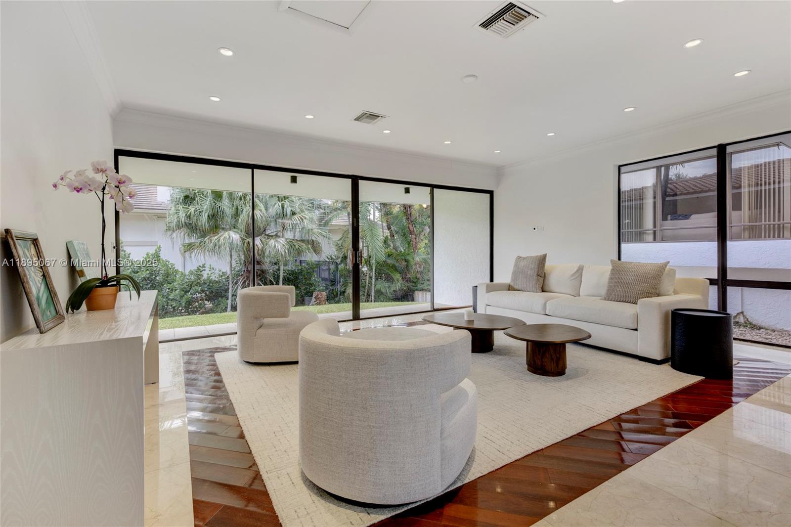 8118 Los Pinos Blvd Coral Gables, FL 33143