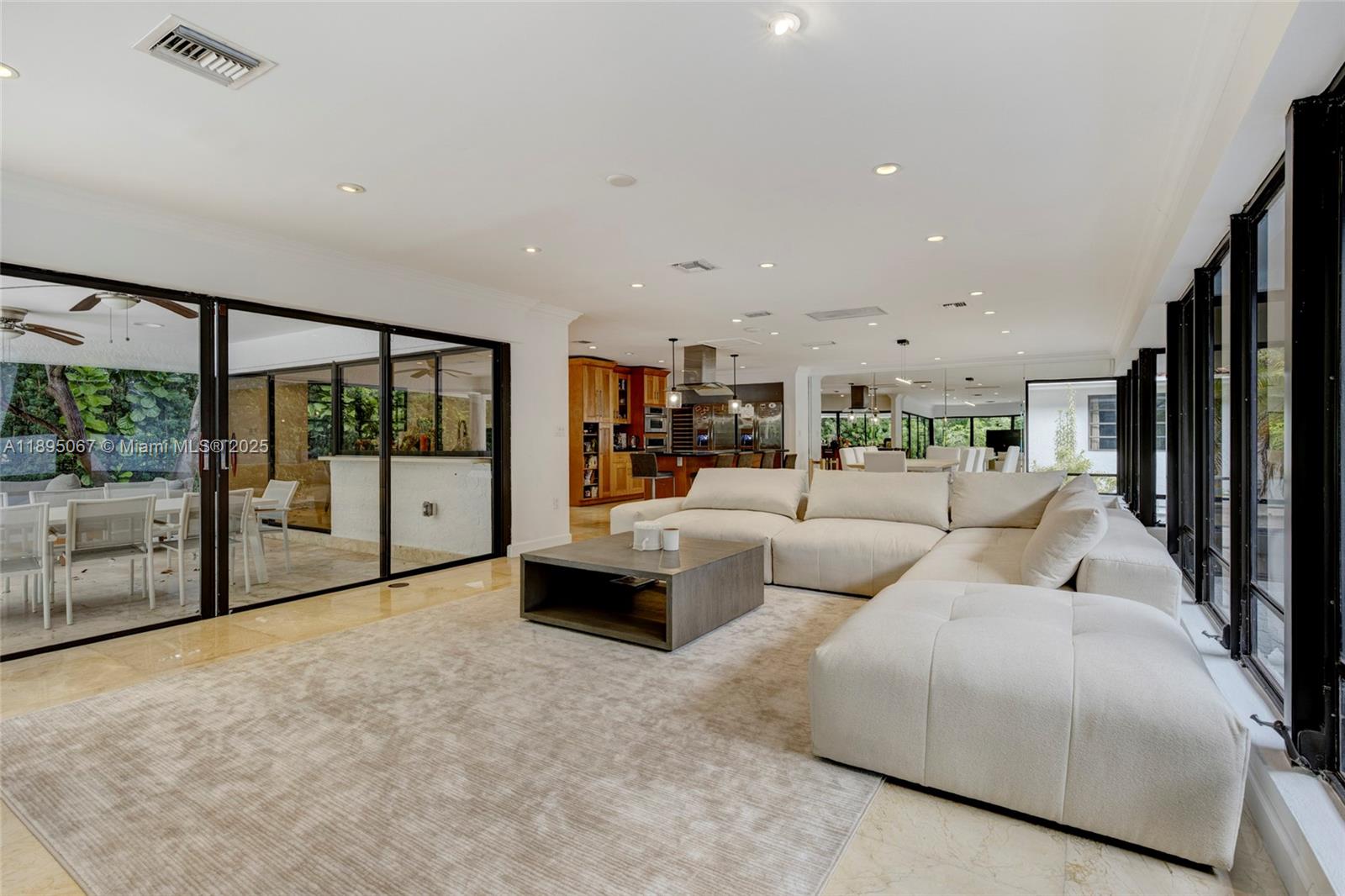 8118 Los Pinos Blvd Coral Gables, FL 33143