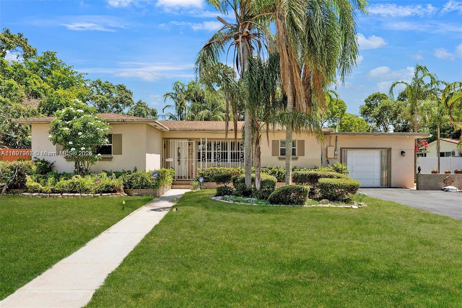 23 SW 8th Ct