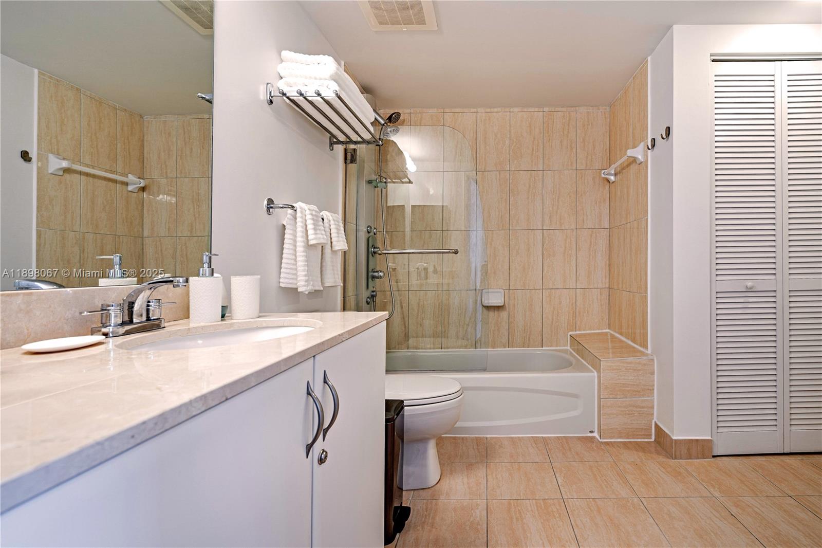 image Opera Tower Condo10