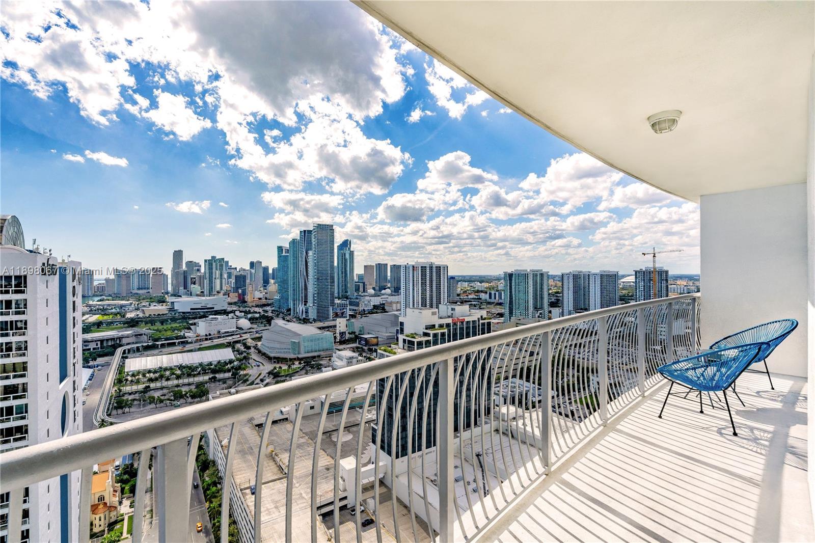 image Opera Tower Condo16