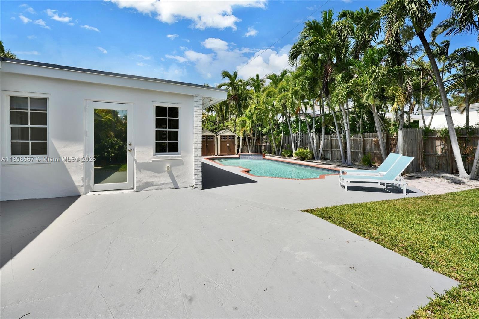 255 Ridgewood Rd #. Key Biscayne, FL 33149