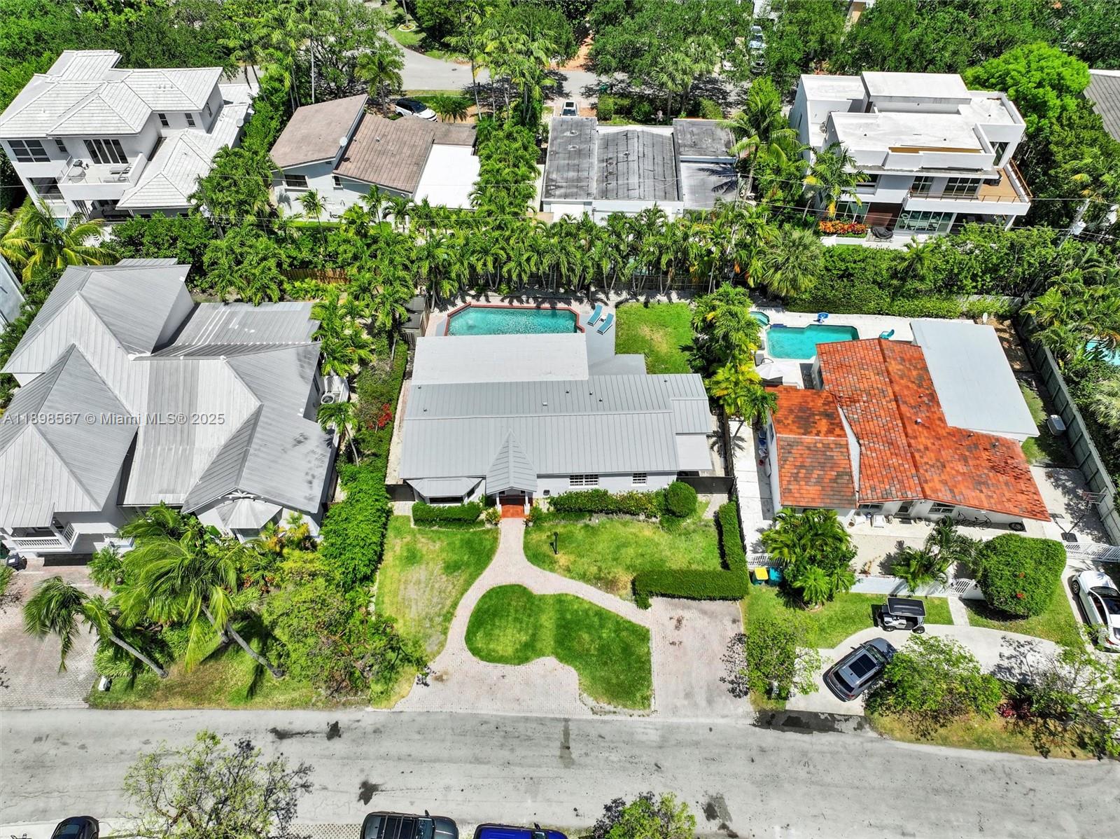 255 Ridgewood Rd #. Key Biscayne, FL 33149