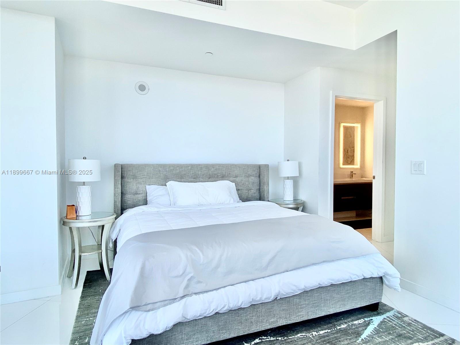 image Paramount Miami Worldcent10