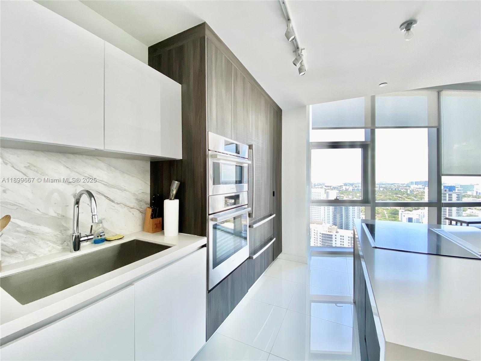 image Paramount Miami Worldcent19