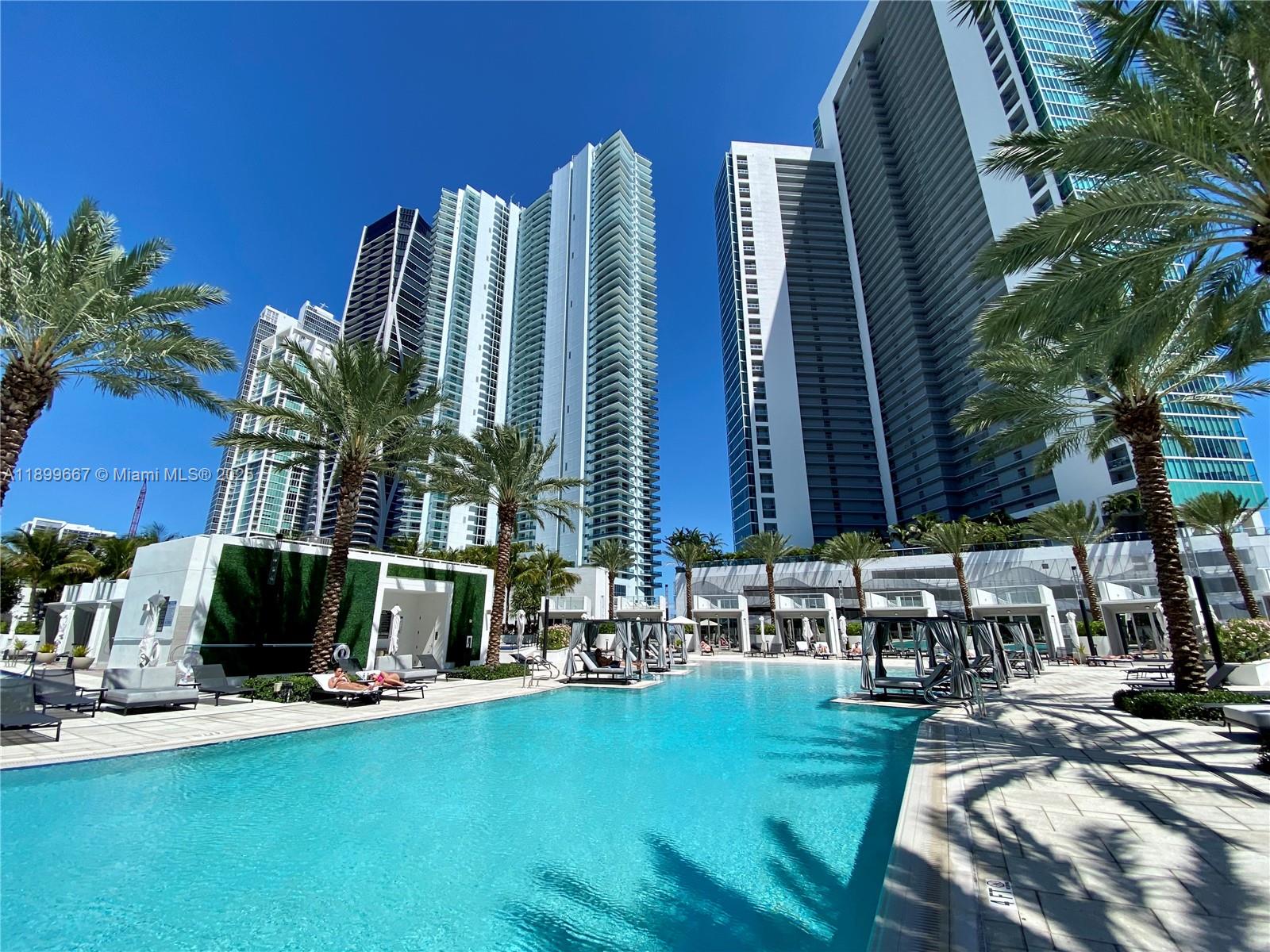 image Paramount Miami Worldcent21