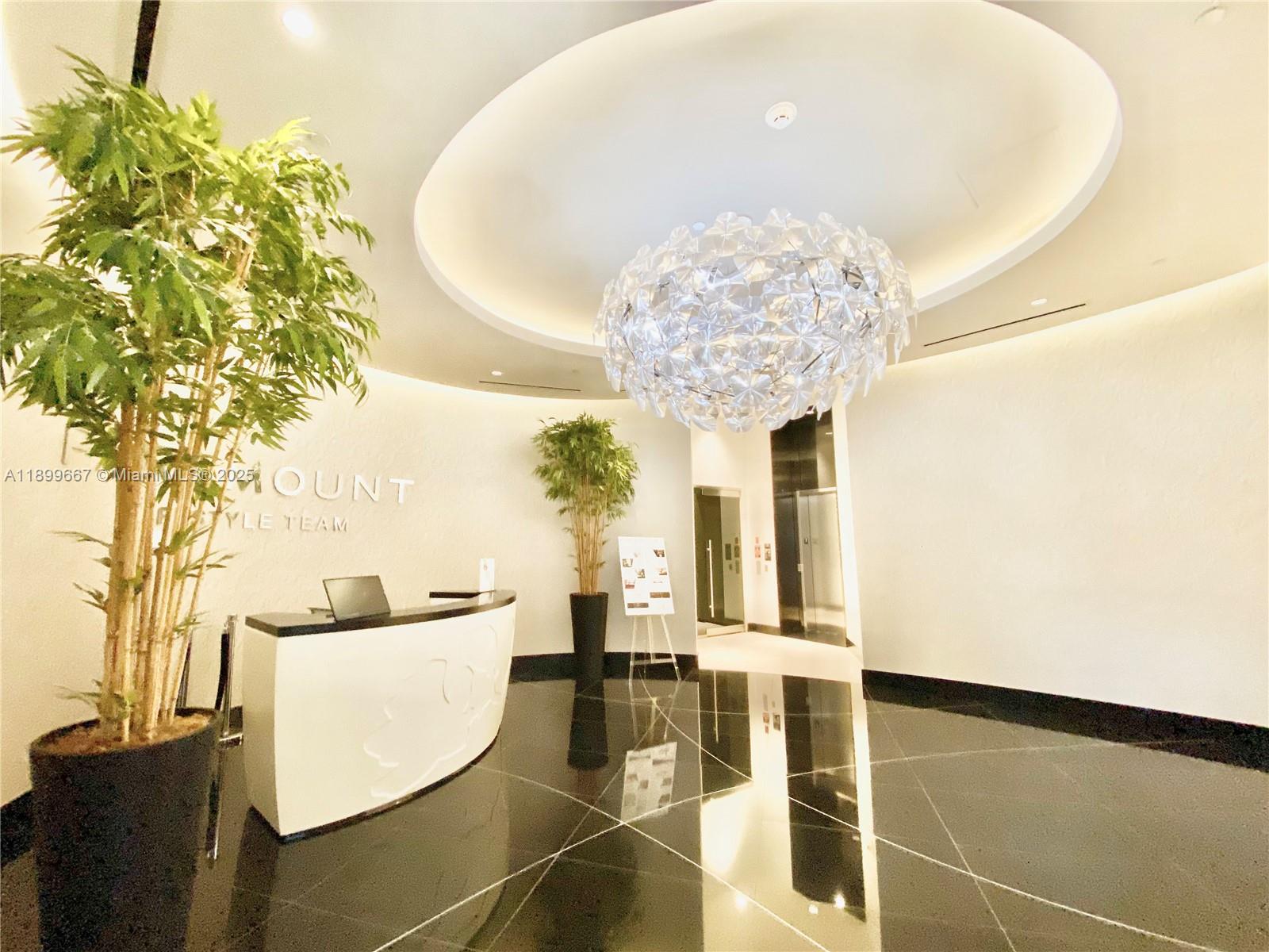 image Paramount Miami Worldcent26