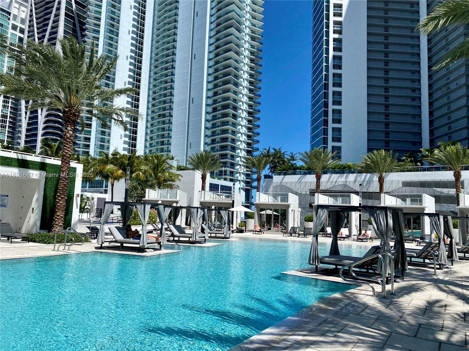 image Paramount Miami Worldcent29