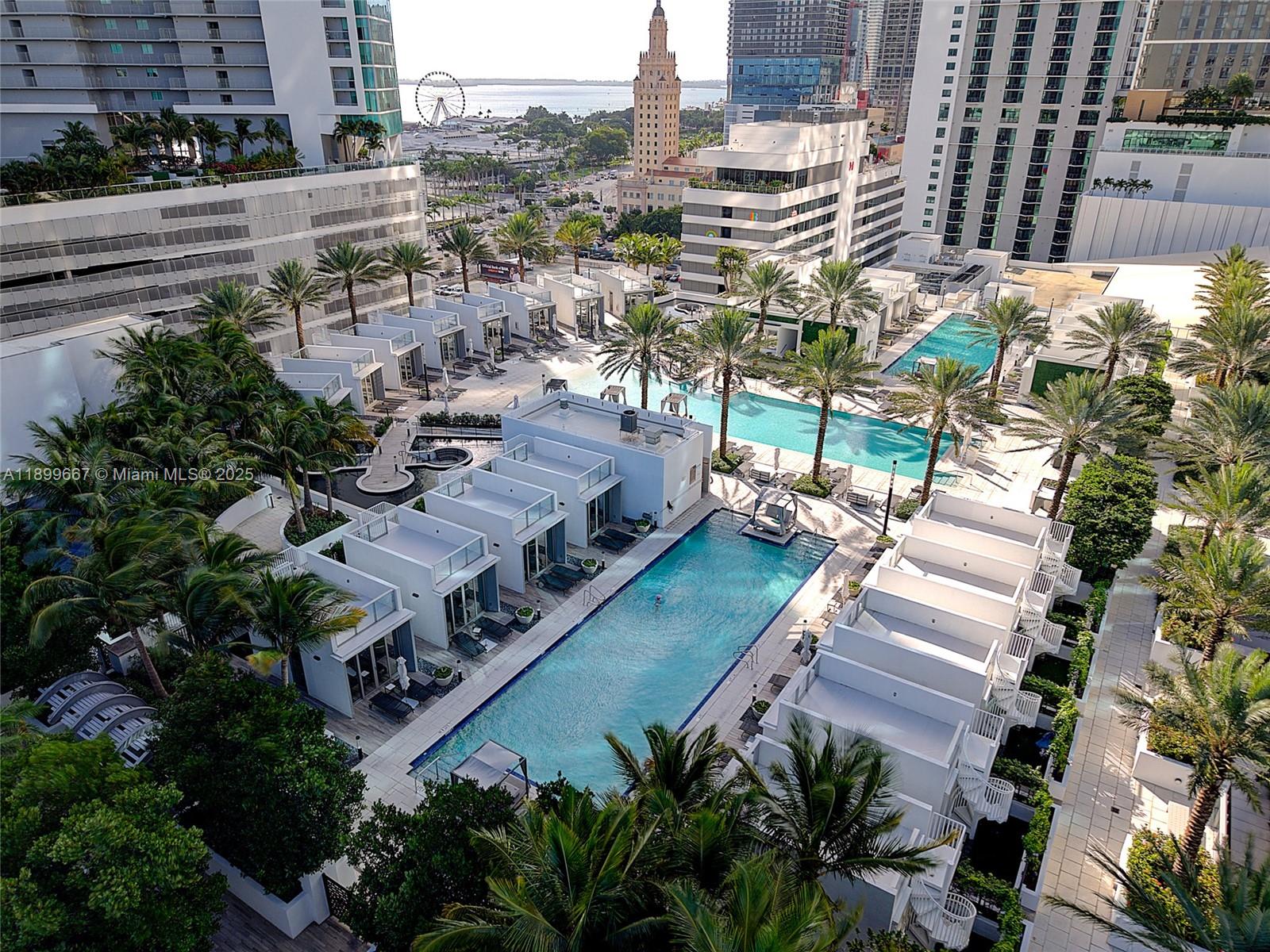 image Paramount Miami Worldcent55