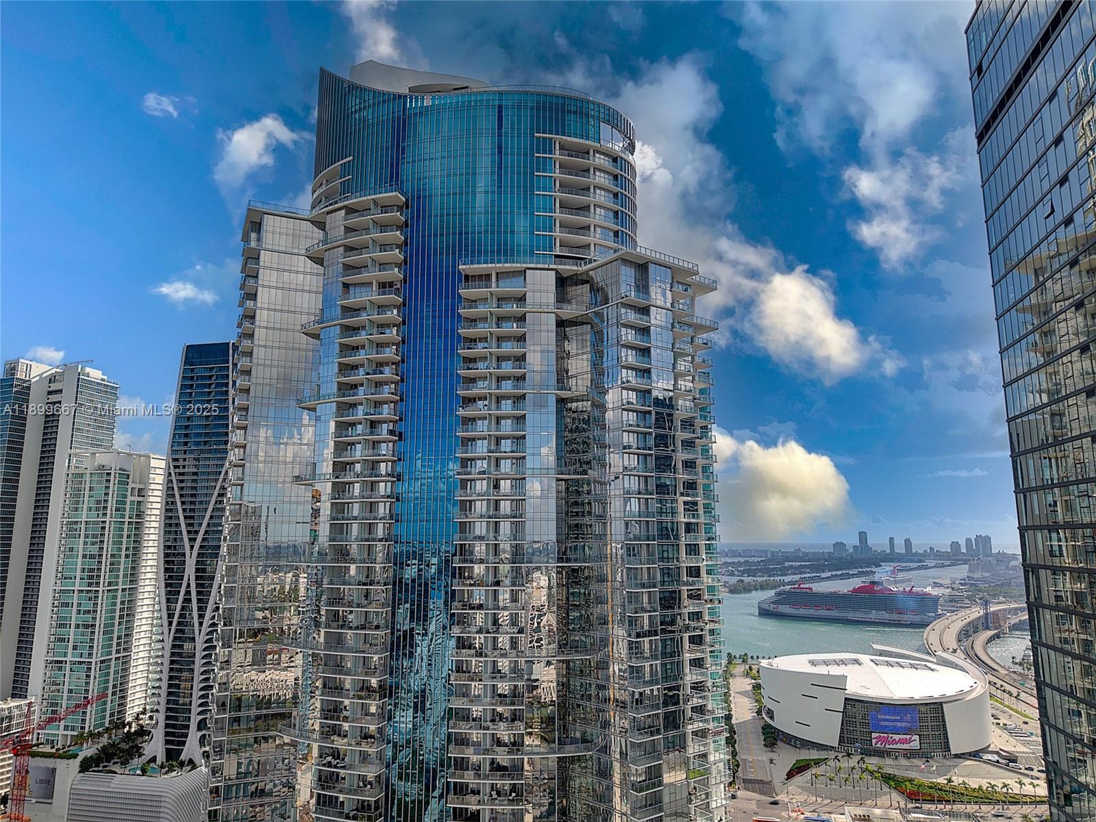 image Paramount Miami Worldcent56