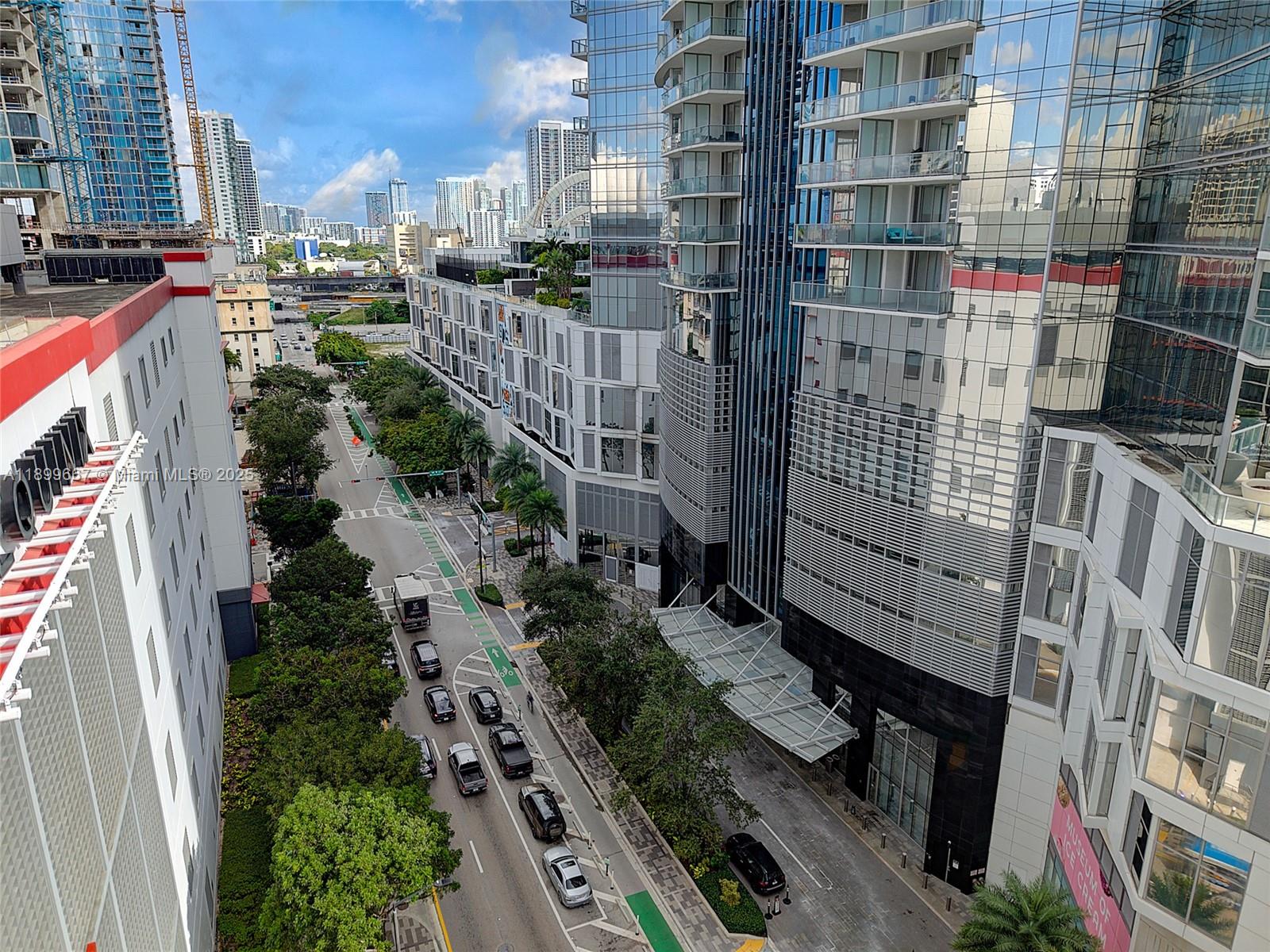 image Paramount Miami Worldcent57