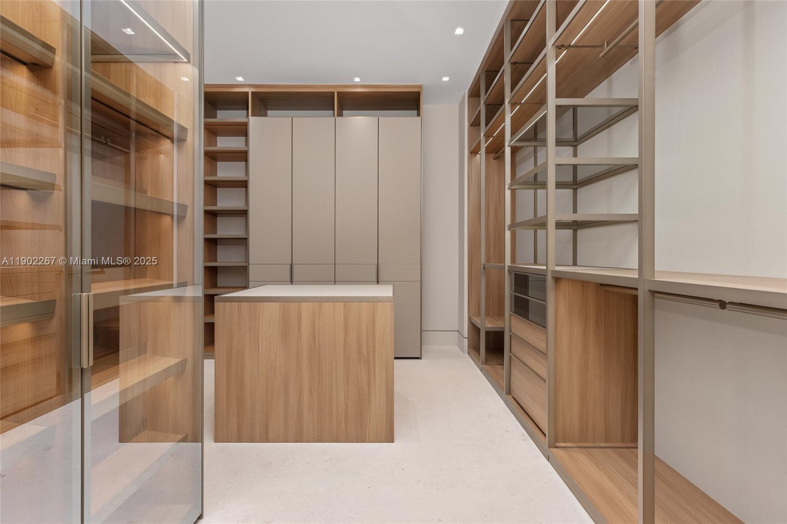 3052 N Atlantic Blvd Fort Lauderdale, FL 33308