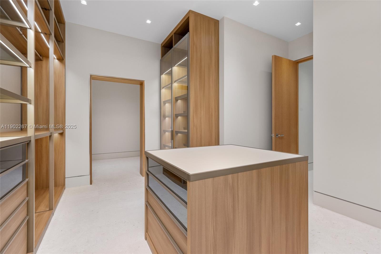 3052 N Atlantic Blvd Fort Lauderdale, FL 33308