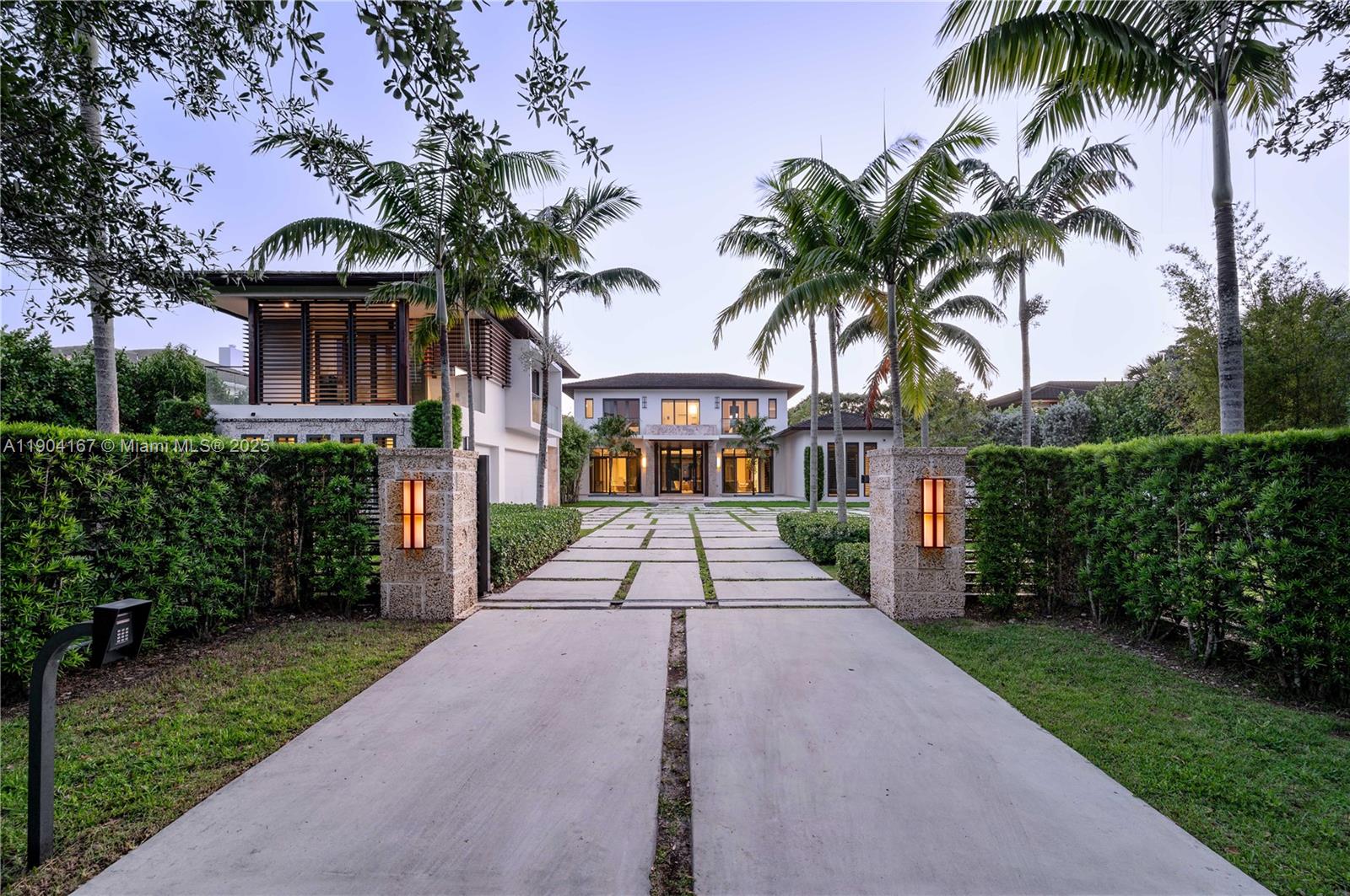 9000 SW 63rd Ct Pinecrest, FL 33156