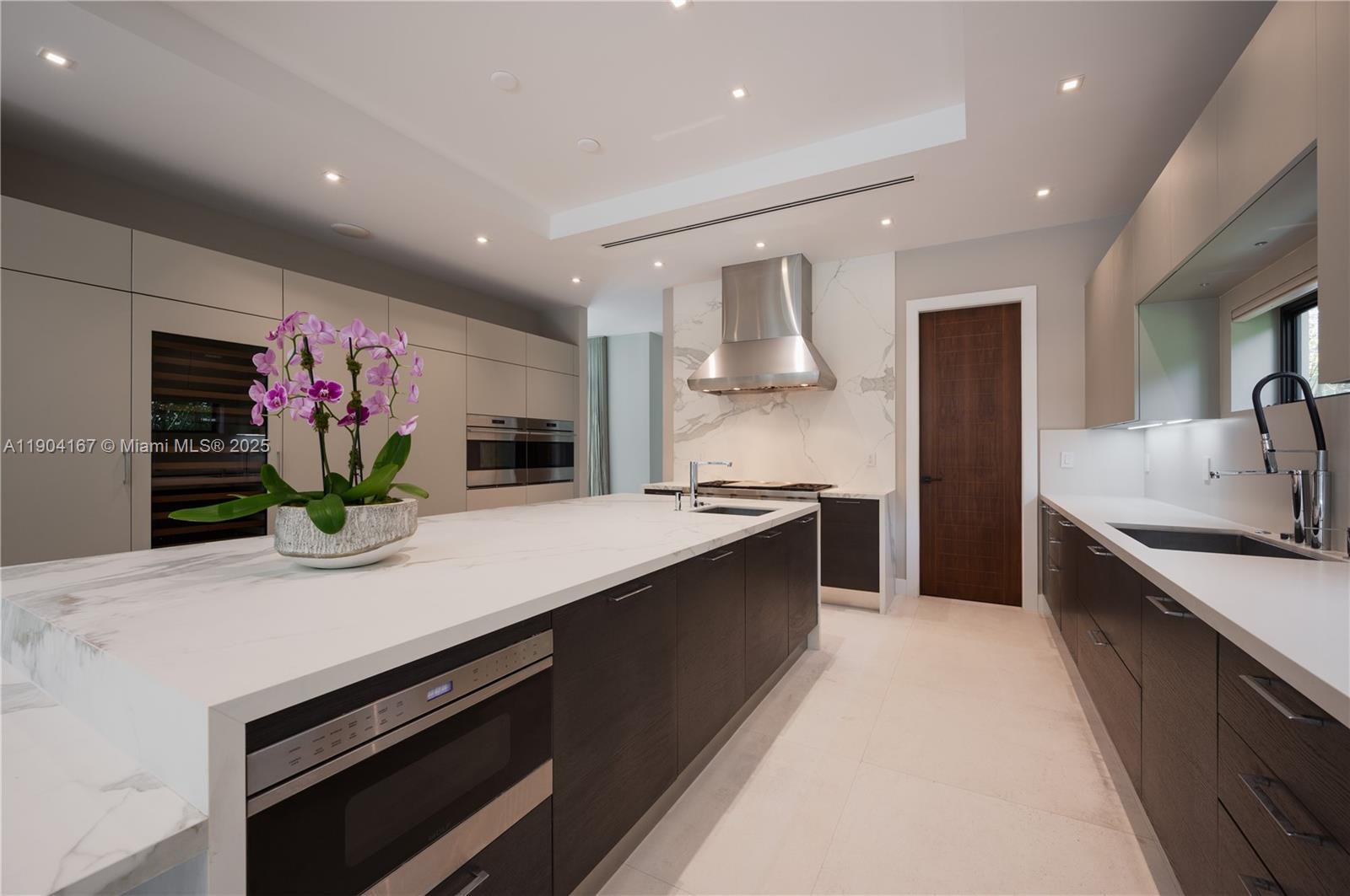 9000 SW 63rd Ct Pinecrest, FL 33156