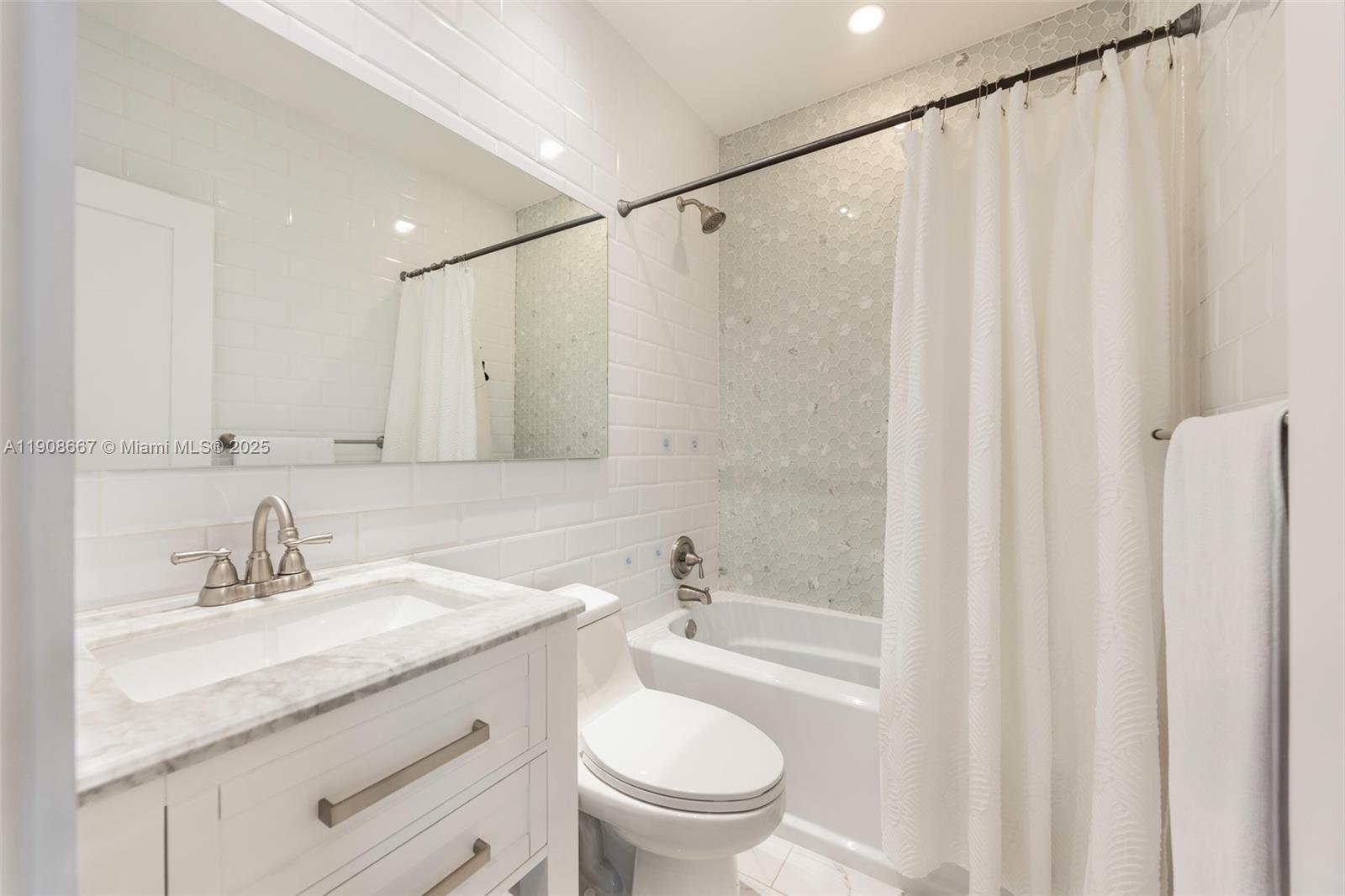 5906 Mall Mall Coral Gables, FL 33146