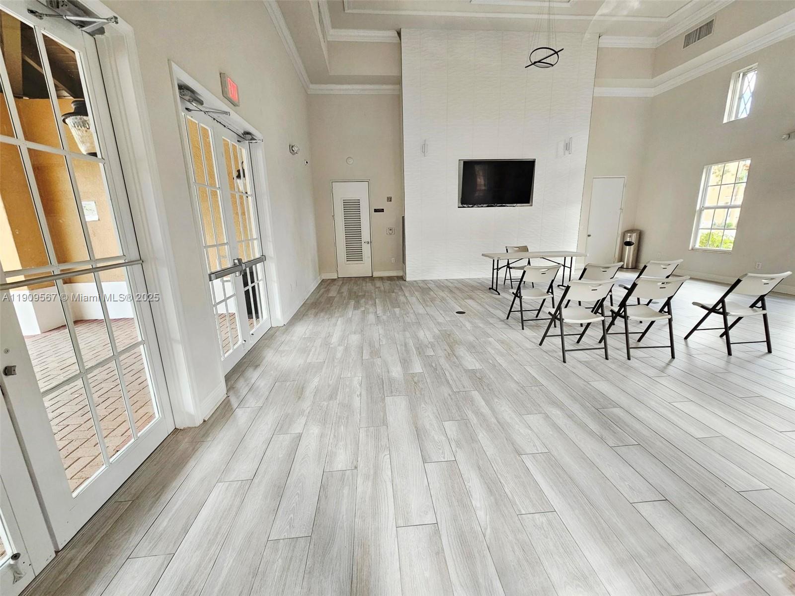 809 SW 147th Ave #1401 Pembroke Pines, FL 33027