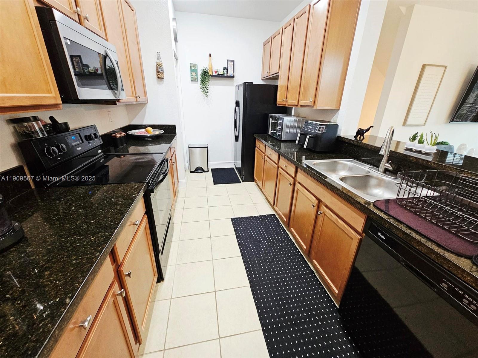 809 SW 147th Ave #1401 Pembroke Pines, FL 33027