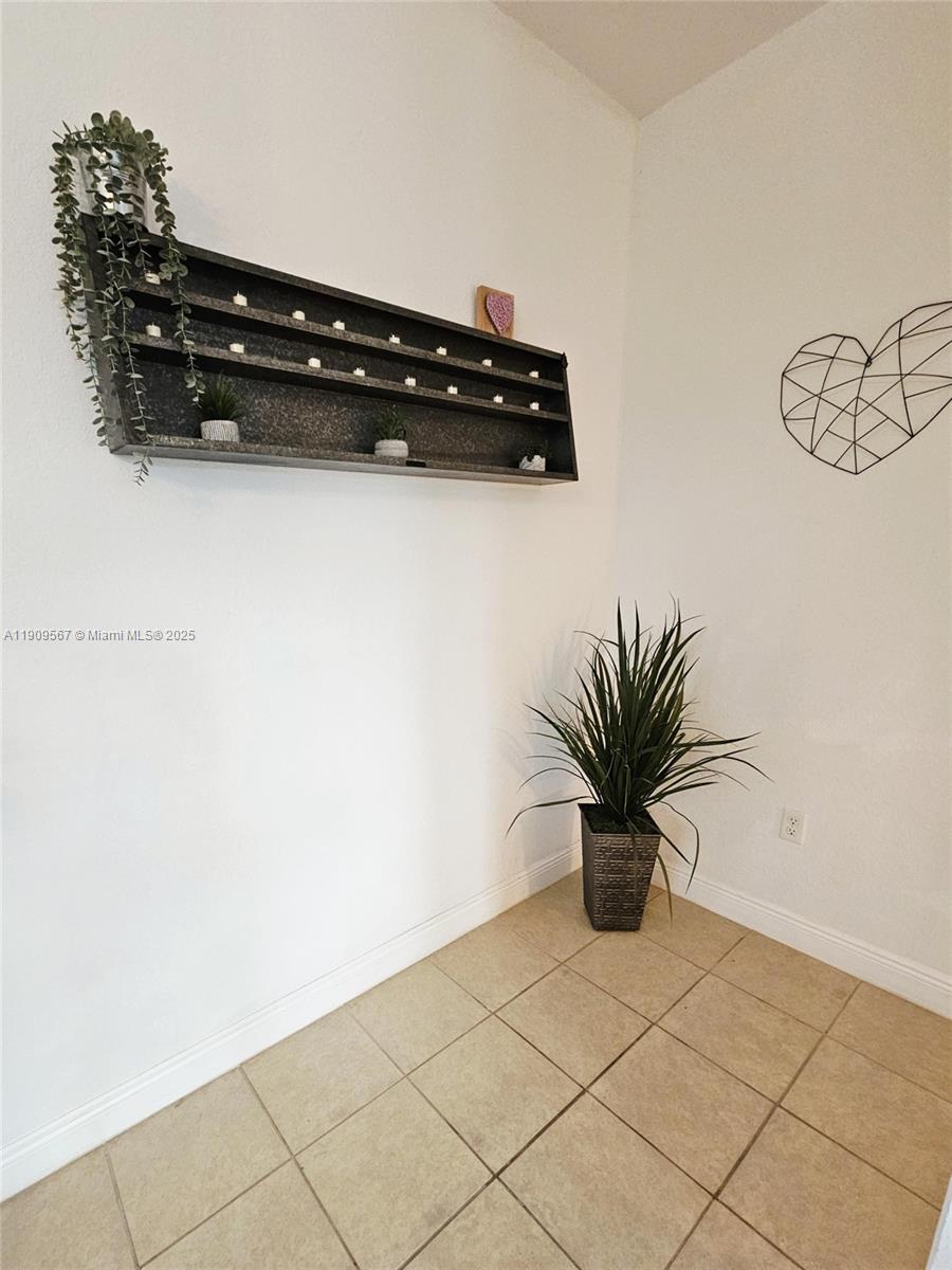 809 SW 147th Ave #1401 Pembroke Pines, FL 33027