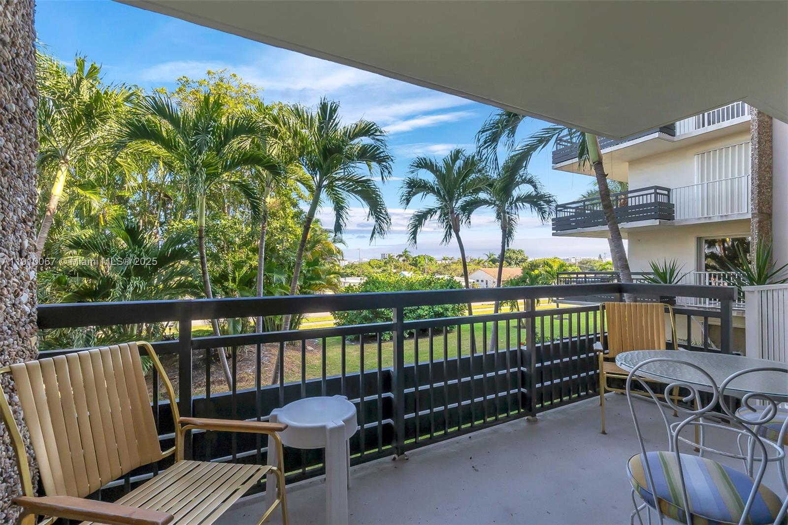 555 NW 4th Ave #2200