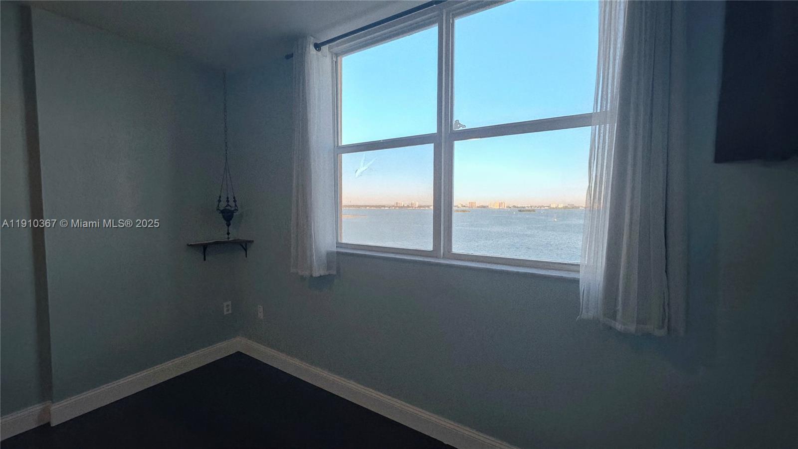 1625 Kennedy Cswy #1103B North Bay Village, FL 33141