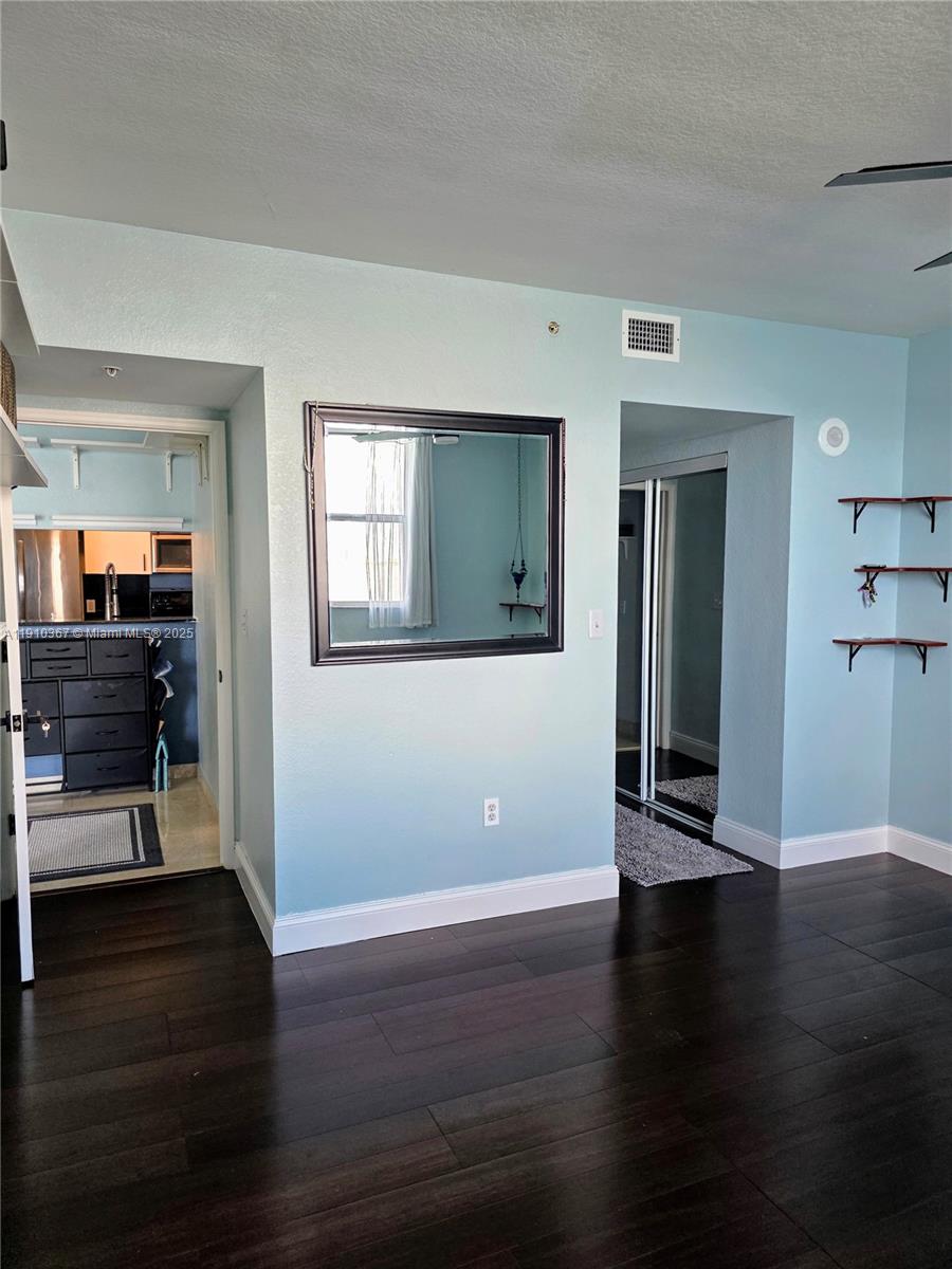 1625 Kennedy Cswy #1103B North Bay Village, FL 33141