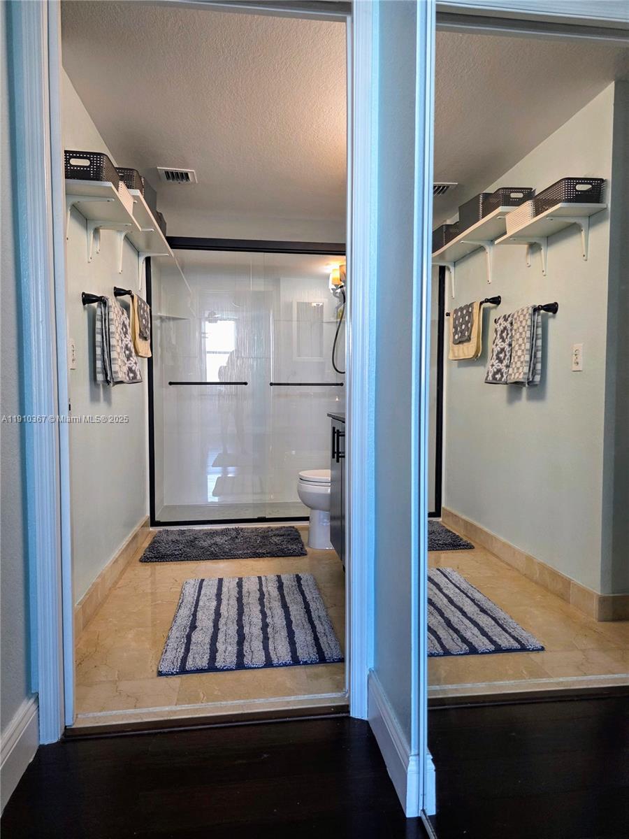 1625 Kennedy Cswy #1103B North Bay Village, FL 33141