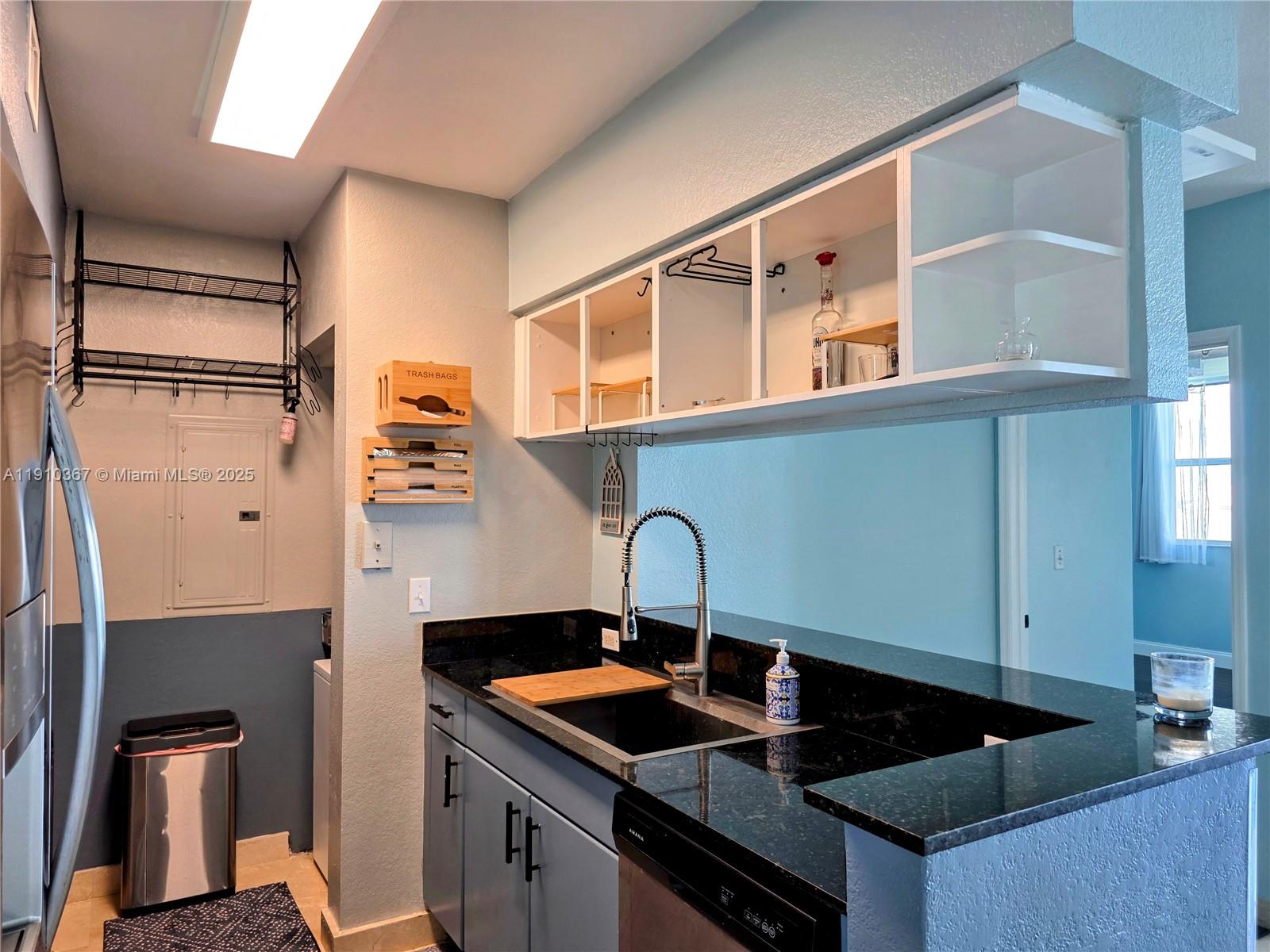 1625 Kennedy Cswy #1103B North Bay Village, FL 33141