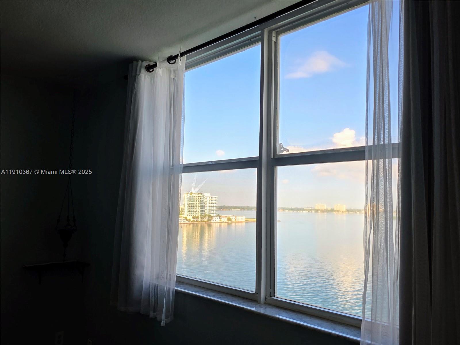 1625 Kennedy Cswy #1103B North Bay Village, FL 33141