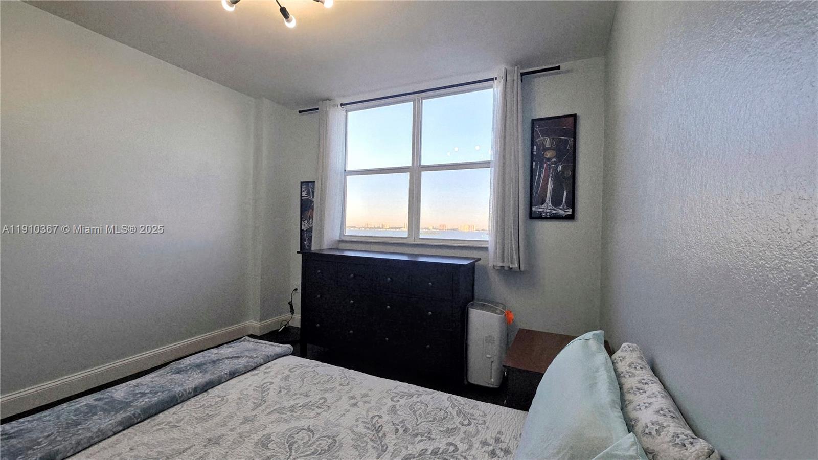 1625 Kennedy Cswy #1103B North Bay Village, FL 33141