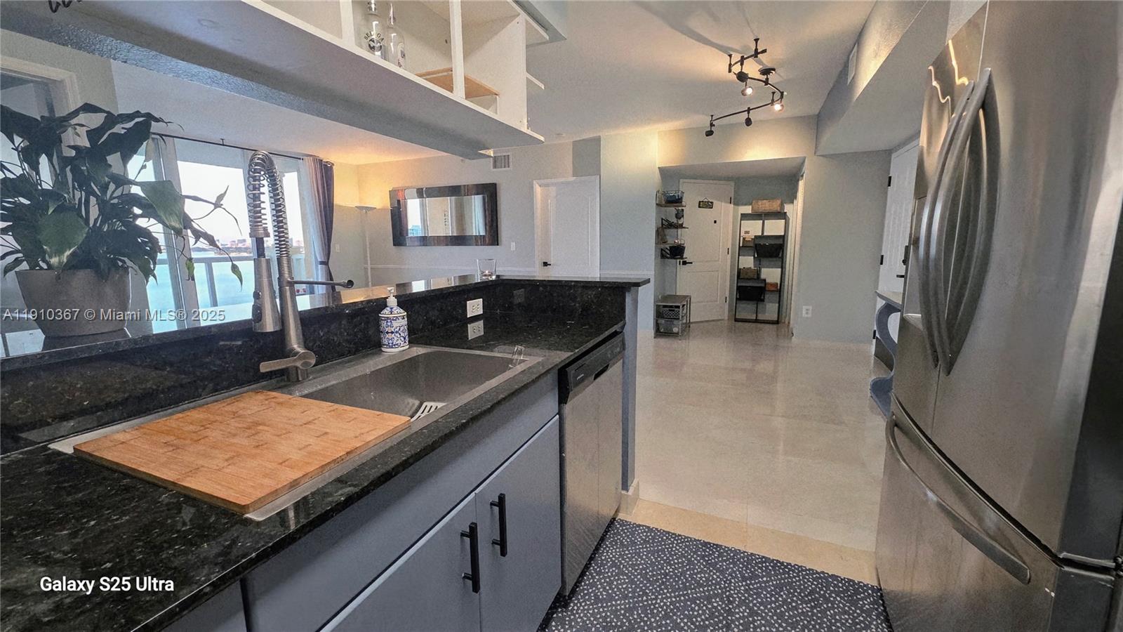 1625 Kennedy Cswy #1103B North Bay Village, FL 33141