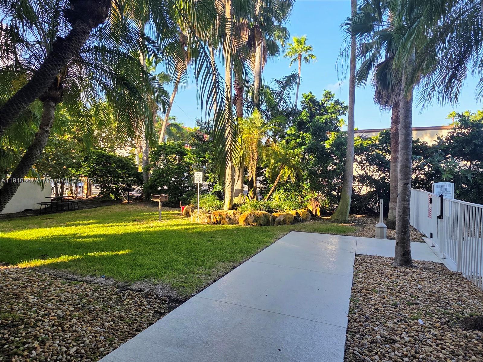 1625 Kennedy Cswy #1103B North Bay Village, FL 33141