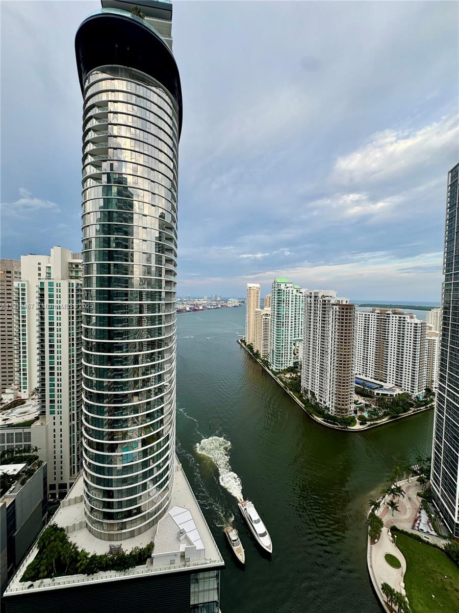200 Biscayne Blvd Way #3907