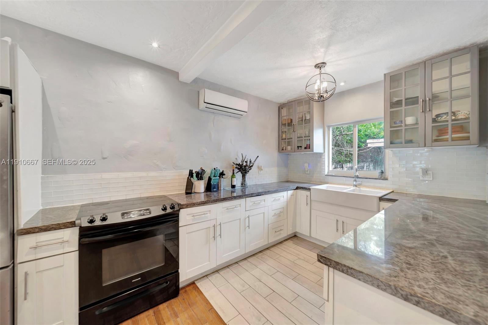 619 NE 87th St Miami, FL 33138